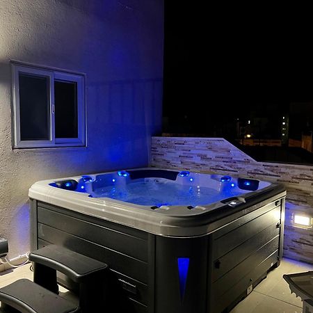 Poseidon Court Penthouse Superior Apartment St. Paul's Bay Exterior photo