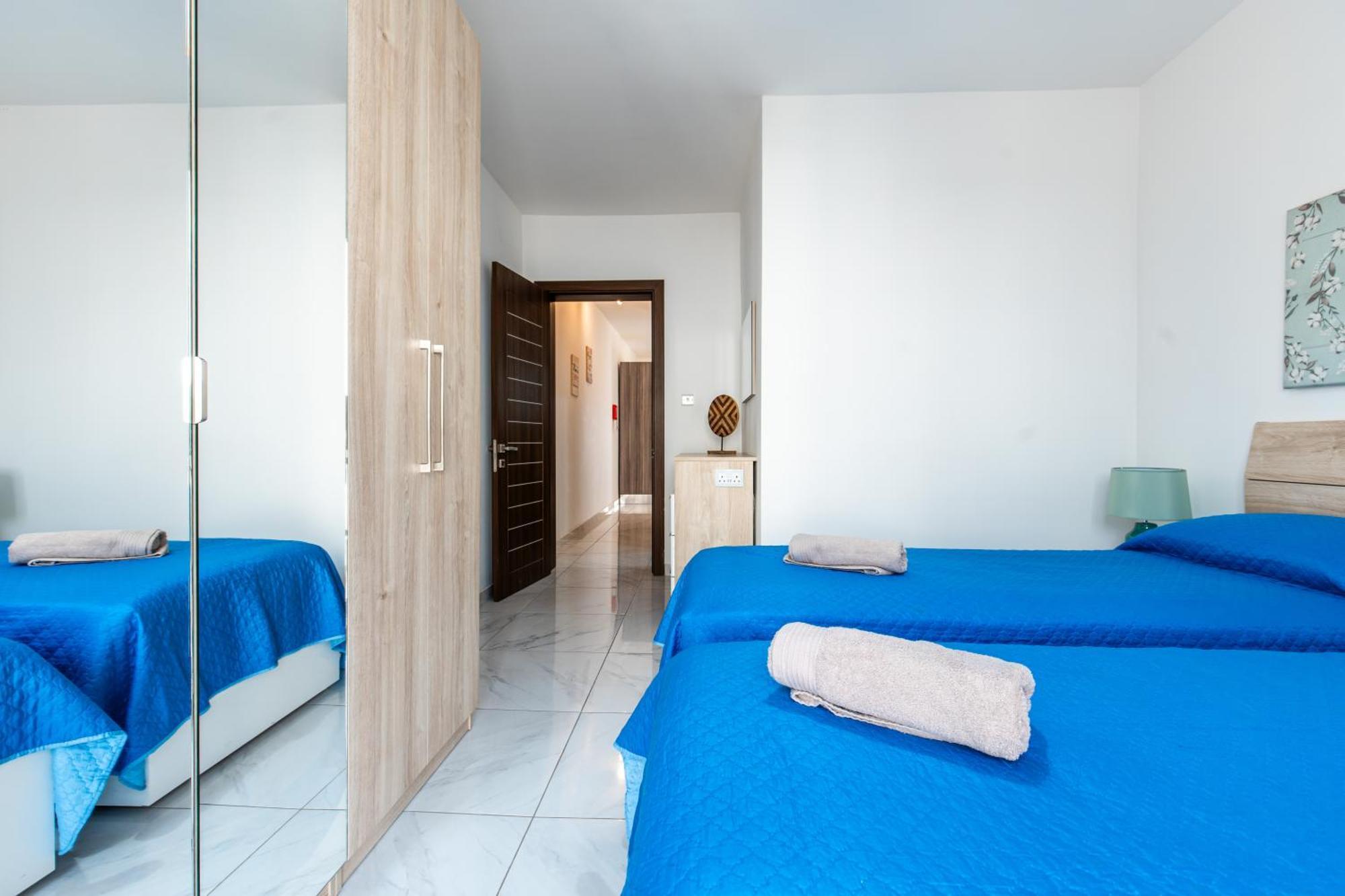 Poseidon Court Penthouse Superior Apartment St. Paul's Bay Exterior photo
