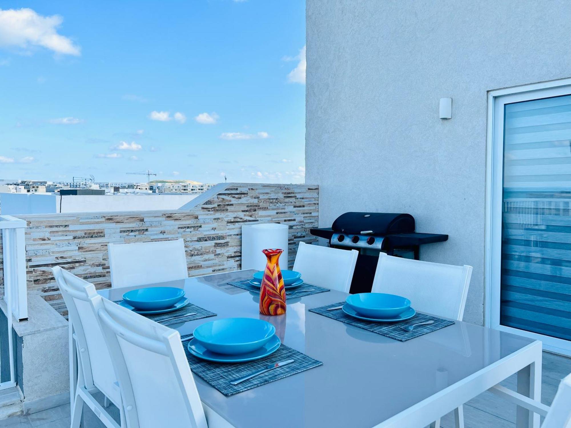 Poseidon Court Penthouse Superior Apartment St. Paul's Bay Exterior photo
