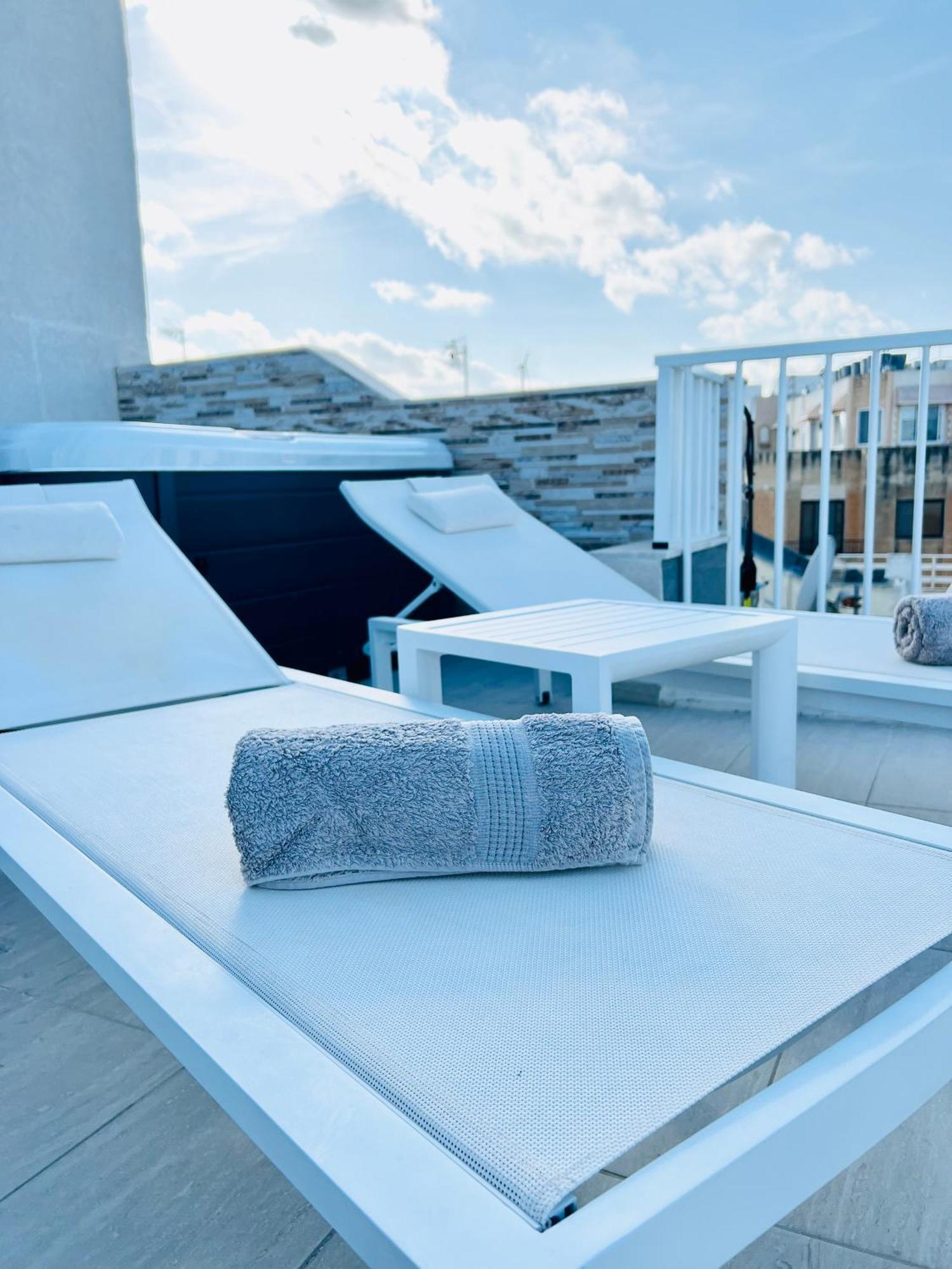 Poseidon Court Penthouse Superior Apartment St. Paul's Bay Exterior photo