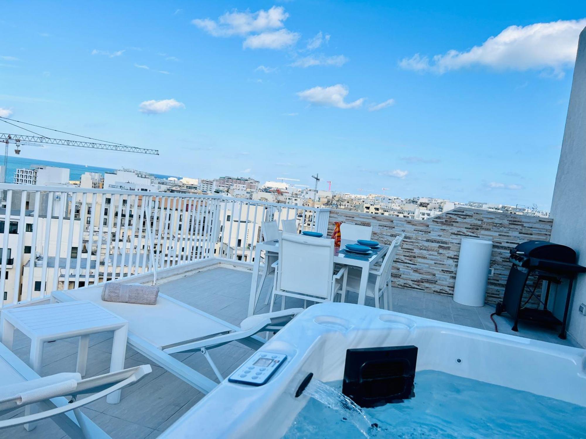 Poseidon Court Penthouse Superior Apartment St. Paul's Bay Exterior photo